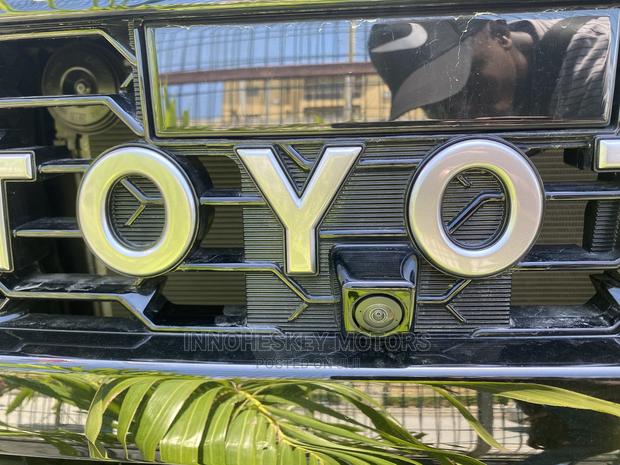 New Toyota Hilux 2022 Black