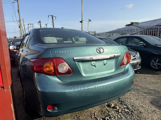 Toyota Corolla LE 4dr Sedan (1.8L 4cyl 4A) 2010 Green