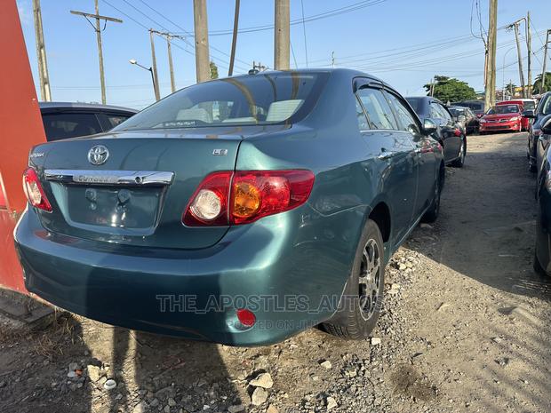 Toyota Corolla LE 4dr Sedan (1.8L 4cyl 4A) 2010 Green