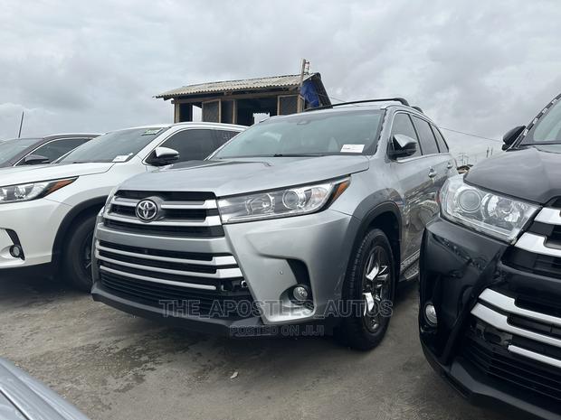 Toyota Highlander 2018 Silver