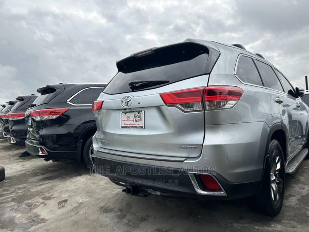 Toyota Highlander 2018 Silver