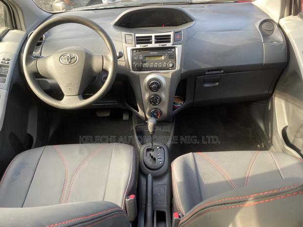 Toyota Yaris Base Hatchback 3dr 2010 Silver