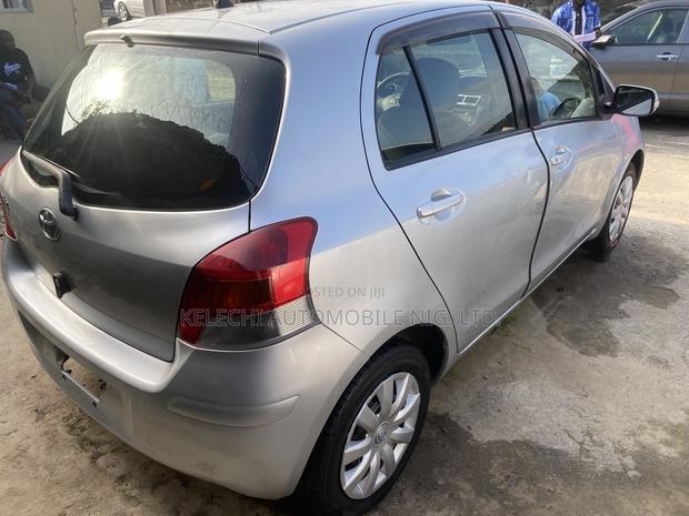 Toyota Yaris Base Hatchback 3dr 2010 Silver