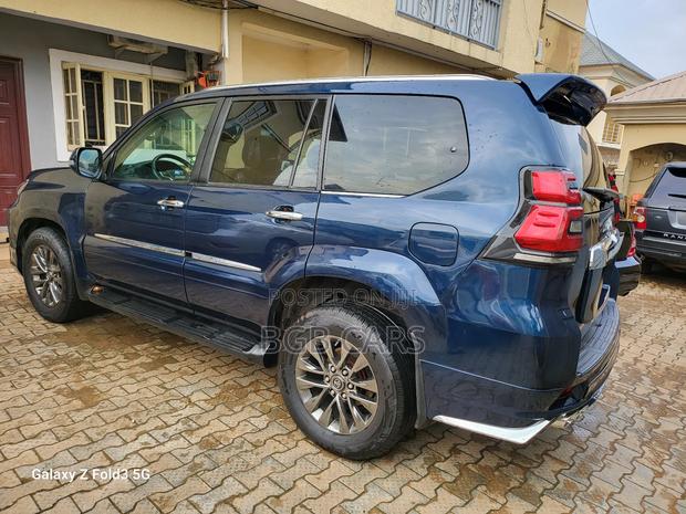 Toyota Land Cruiser Prado 2018 Blue