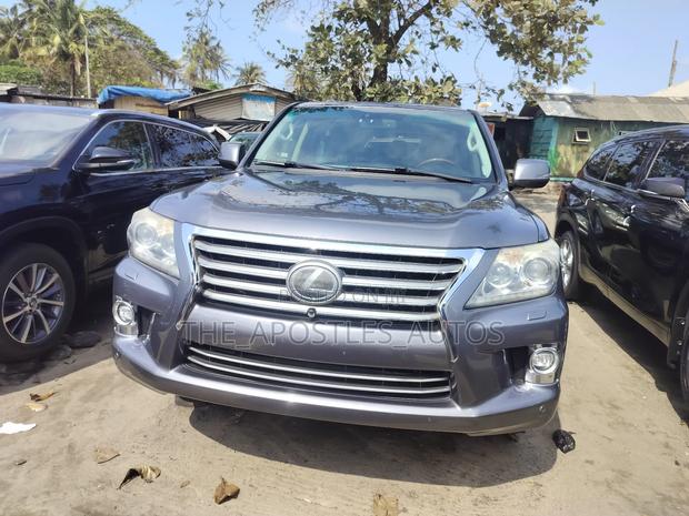Lexus LX 570 2011 Gray
