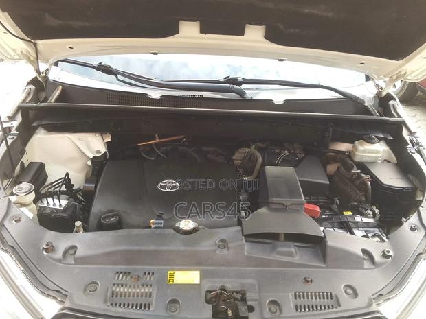 Toyota Highlander Limited 4x2 V6 (3.5L 6cyl 8A) 2018 Silver