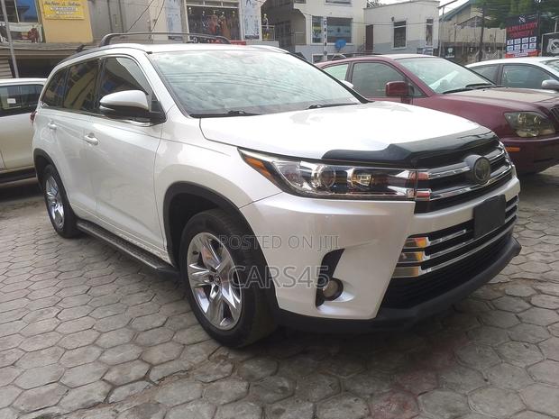 Toyota Highlander Limited 4x2 V6 (3.5L 6cyl 8A) 2018 Silver
