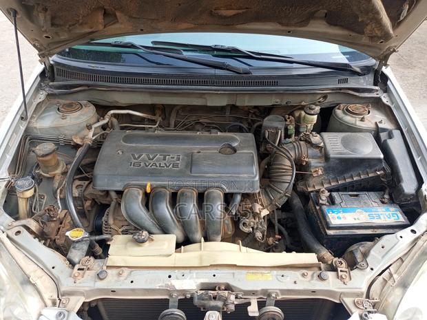 Toyota Corolla 2004 Silver