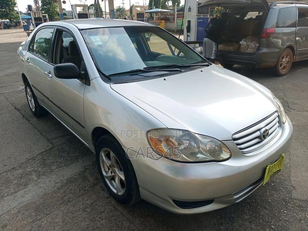 Toyota Corolla 2004 Silver