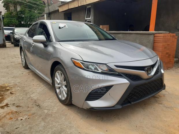 Toyota Camry 2019 Silver