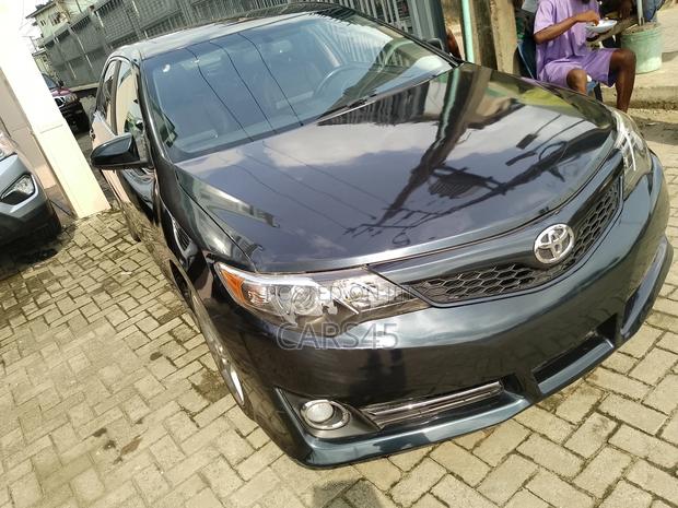 Toyota Camry 2014 Blue