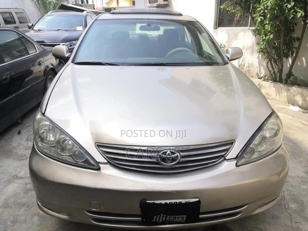 Toyota Camry 2006 Gold