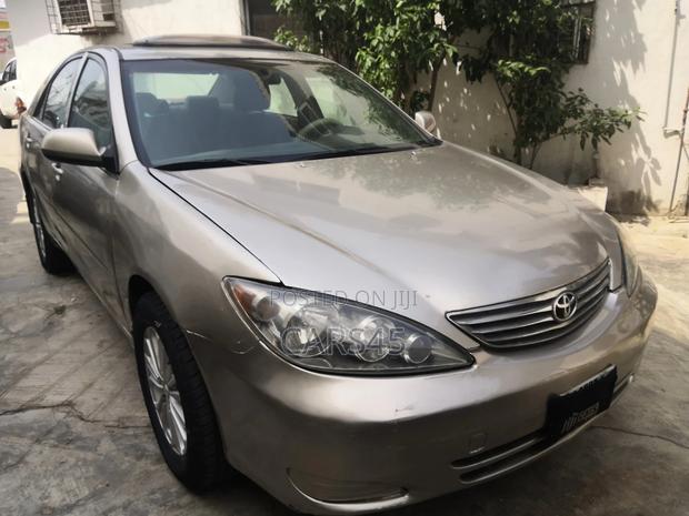 Toyota Camry 2006 Gold