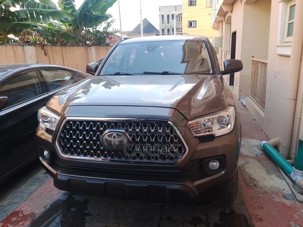Toyota Tacoma 2018 Gray