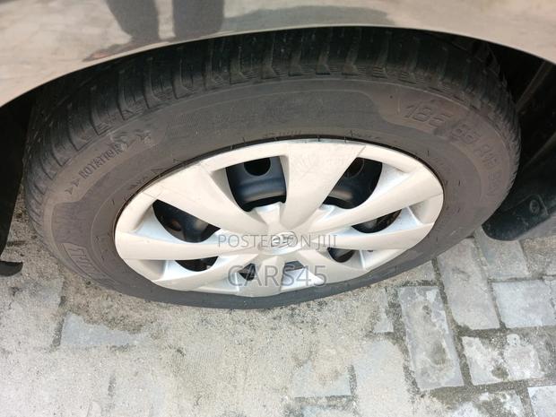 Toyota Corolla LE 4dr Sedan (1.8L 4cyl 4A) 2010 Gray
