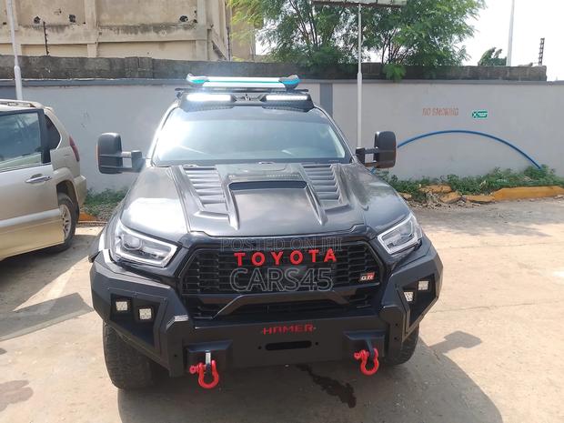 Toyota Hilux 2019 Gray