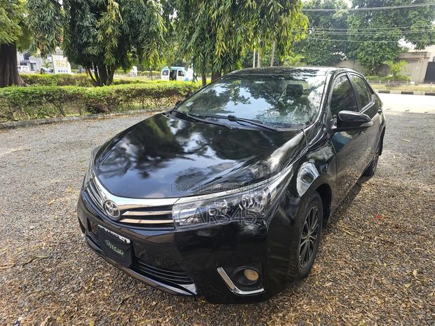 Toyota Corolla 2015 Black