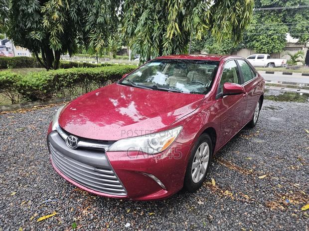 Toyota Camry LE 4dr Sedan (2.5L 4cyl 6A) 2015 Red