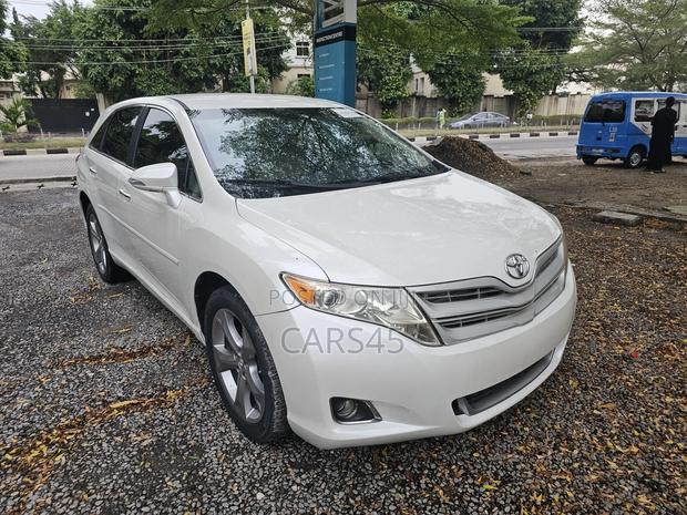 Toyota Venza XLE 4dr Wagon AWD (3.5L 6cyl 6A) 2014 White