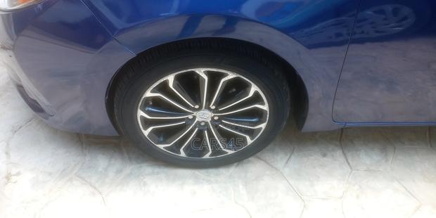 Toyota Corolla 2015 Blue