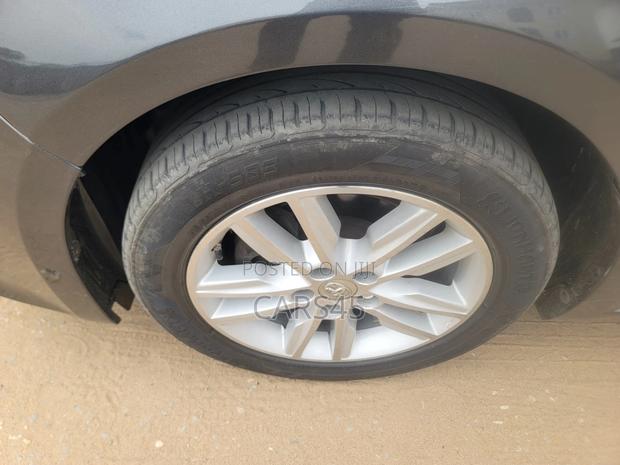 Toyota Avalon XLE 4dr Sedan (3.5L 6cyl 6A) 2014 Gray