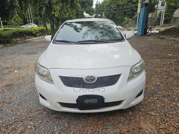 Toyota Corolla 2009 White