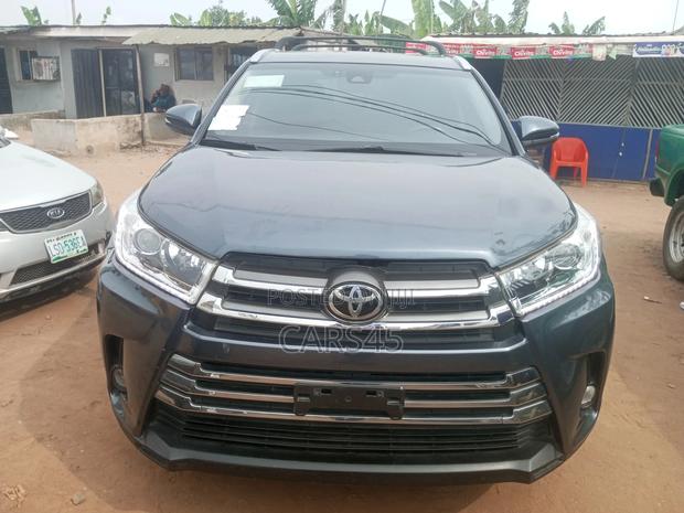 Toyota Highlander 2017 Blue