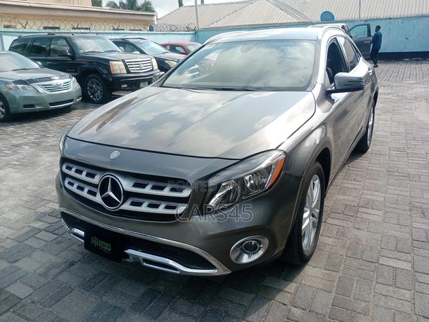 Mercedes-Benz GLA 250 2019 Gray