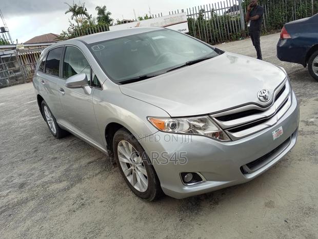 Toyota Venza 2016 Silver