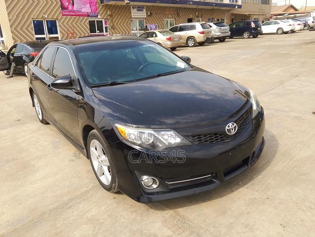 Toyota Camry SE 4dr Sedan (2.5L 4cyl 6A) 2012 Black