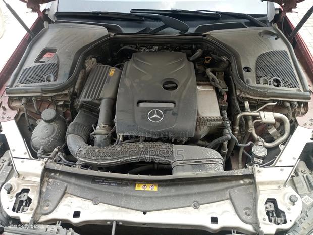 Mercedes-Benz E300 2019 Red