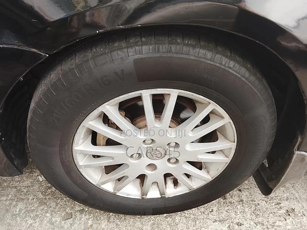 Toyota Avensis 2.0 Advanced Automatic 2011 Black
