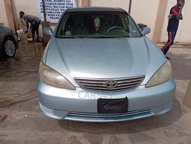 Toyota Camry 2006 Blue