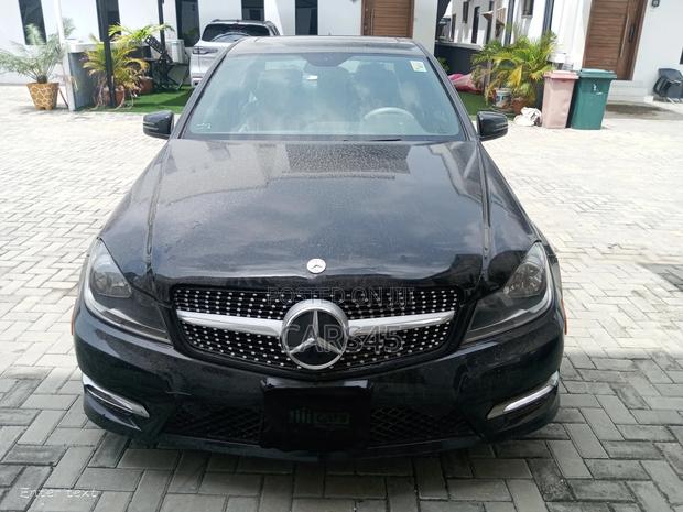 Mercedes-Benz C300 2012 Black