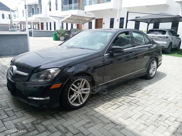 Mercedes-Benz C300 2012 Black