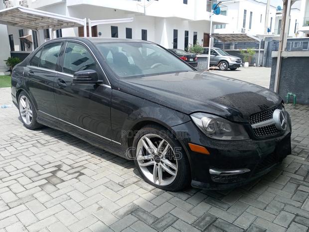 Mercedes-Benz C300 2012 Black