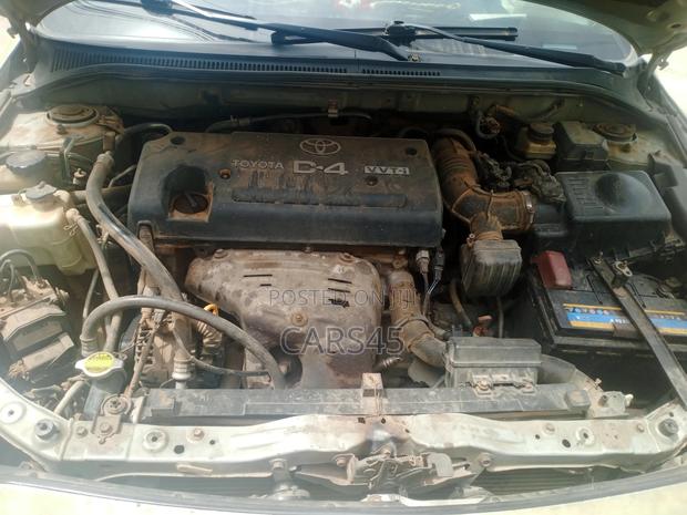 Toyota Avensis 2004 Silver