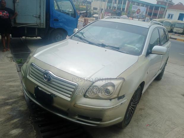Toyota Avensis 2004 Silver