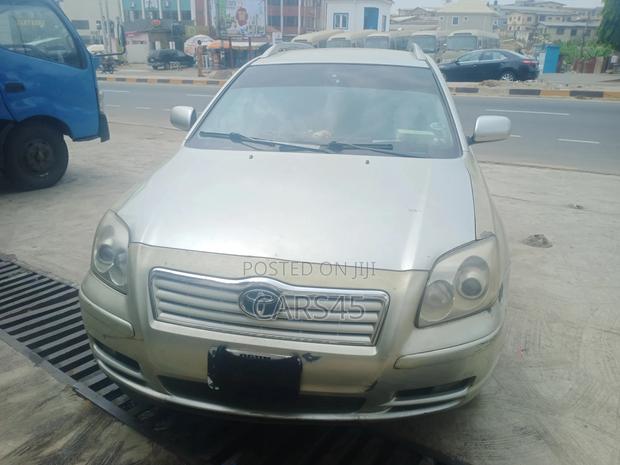 Toyota Avensis 2004 Silver