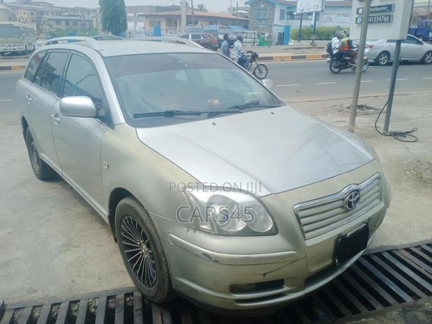 Toyota Avensis 2004 Silver