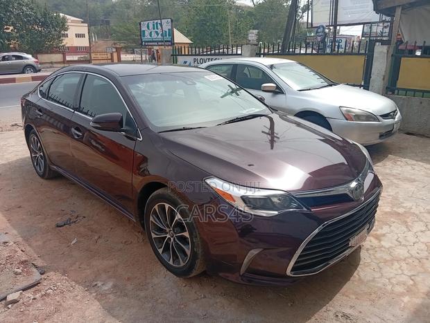 Toyota Avalon 2018 Burgandy