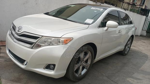 Toyota Venza 2011 White