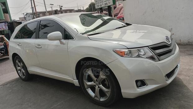 Toyota Venza 2011 White