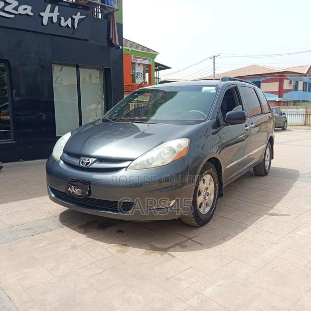Toyota Sienna 2006 Gray