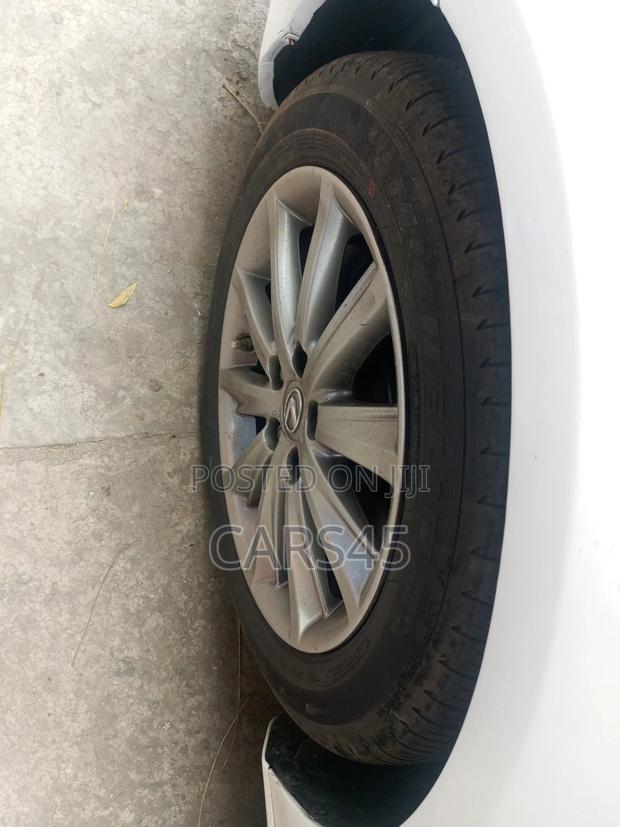 Lexus ES 2012 White