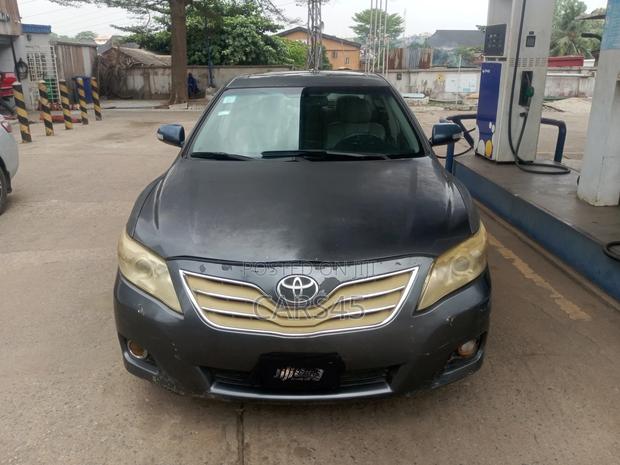 Toyota Camry 2010 Gray