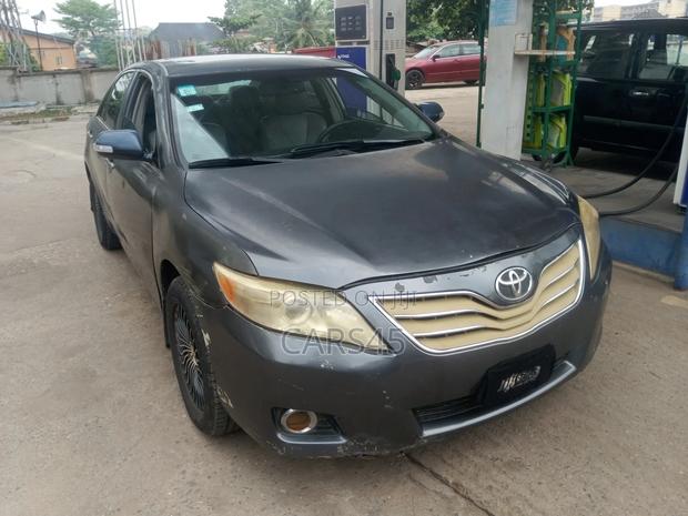 Toyota Camry 2010 Gray