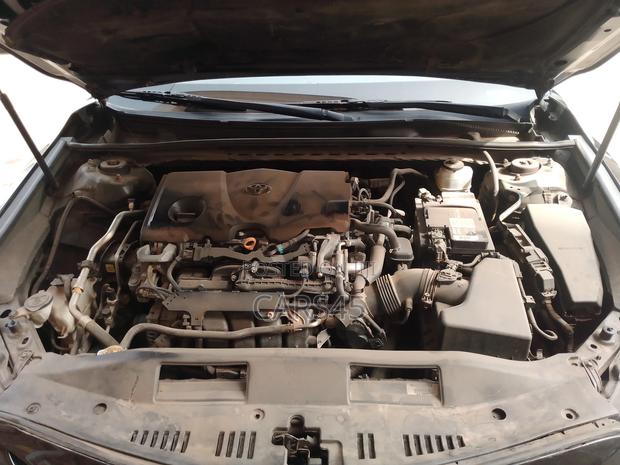 Toyota Camry SE (2.5L 4cyl 8A) 2019 Black