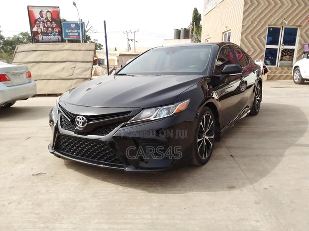 Toyota Camry SE (2.5L 4cyl 8A) 2019 Black