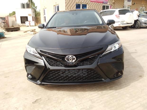 Toyota Camry SE (2.5L 4cyl 8A) 2019 Black